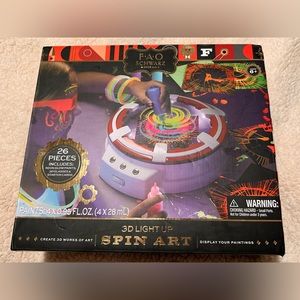 FAO Schwartz 3D Light Up Spin Art ages 6+ game art kids fun